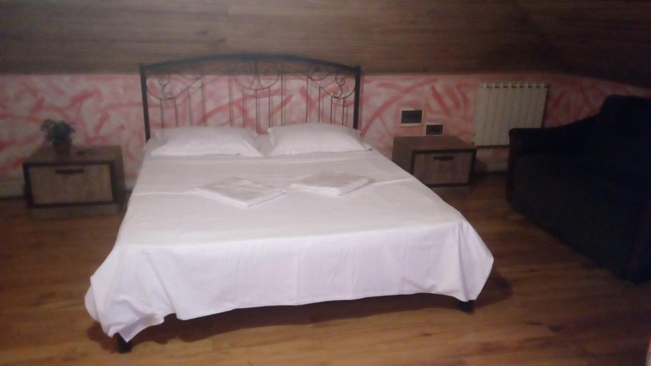 Hotel Isani Tbilisi ภายนอก รูปภาพ