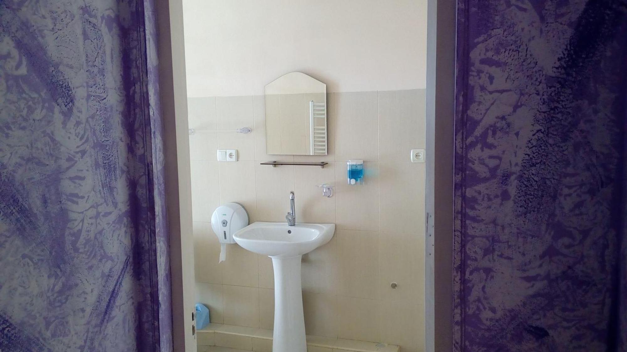 Hotel Isani Tbilisi ห้อง รูปภาพ