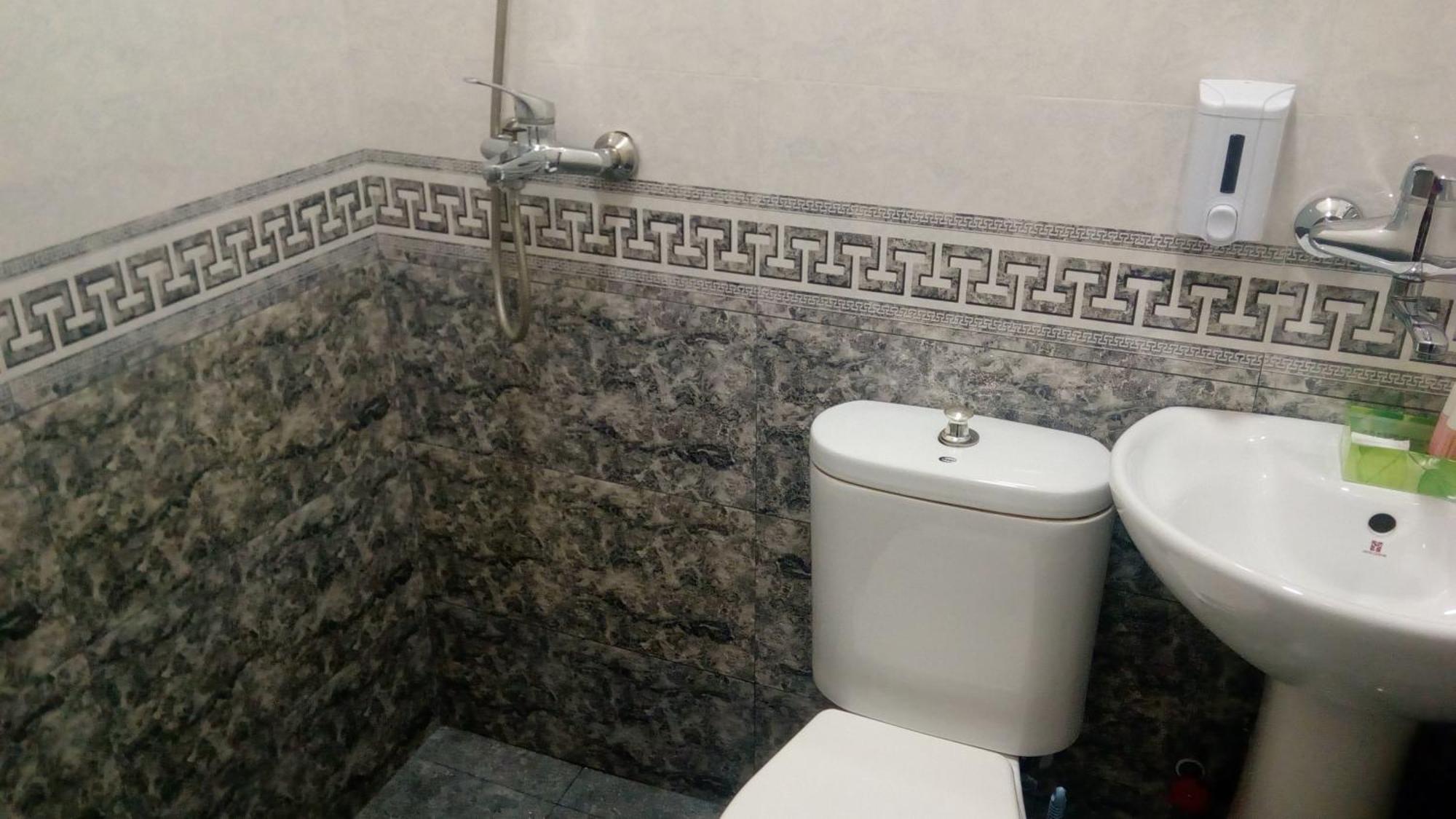 Hotel Isani Tbilisi ห้อง รูปภาพ