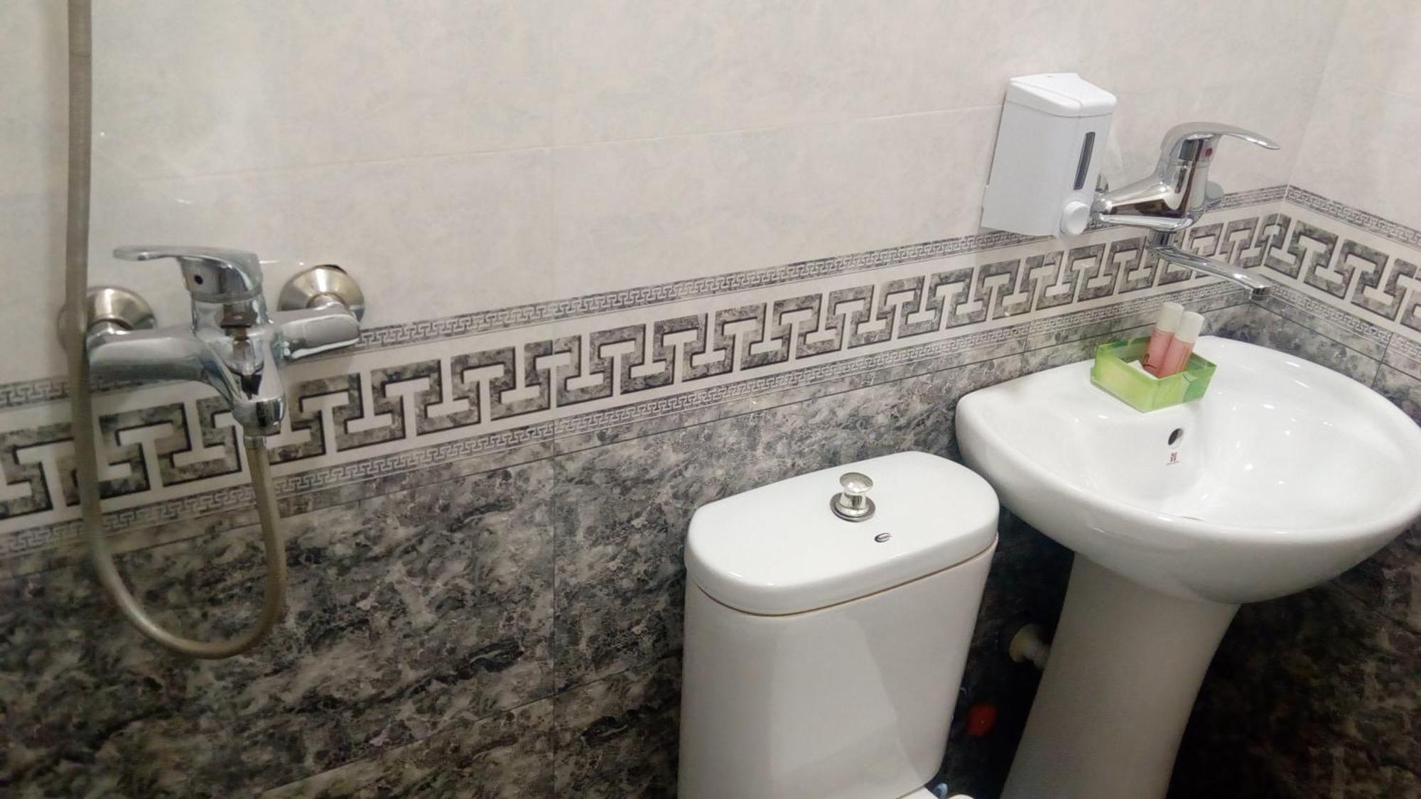 Hotel Isani Tbilisi ห้อง รูปภาพ